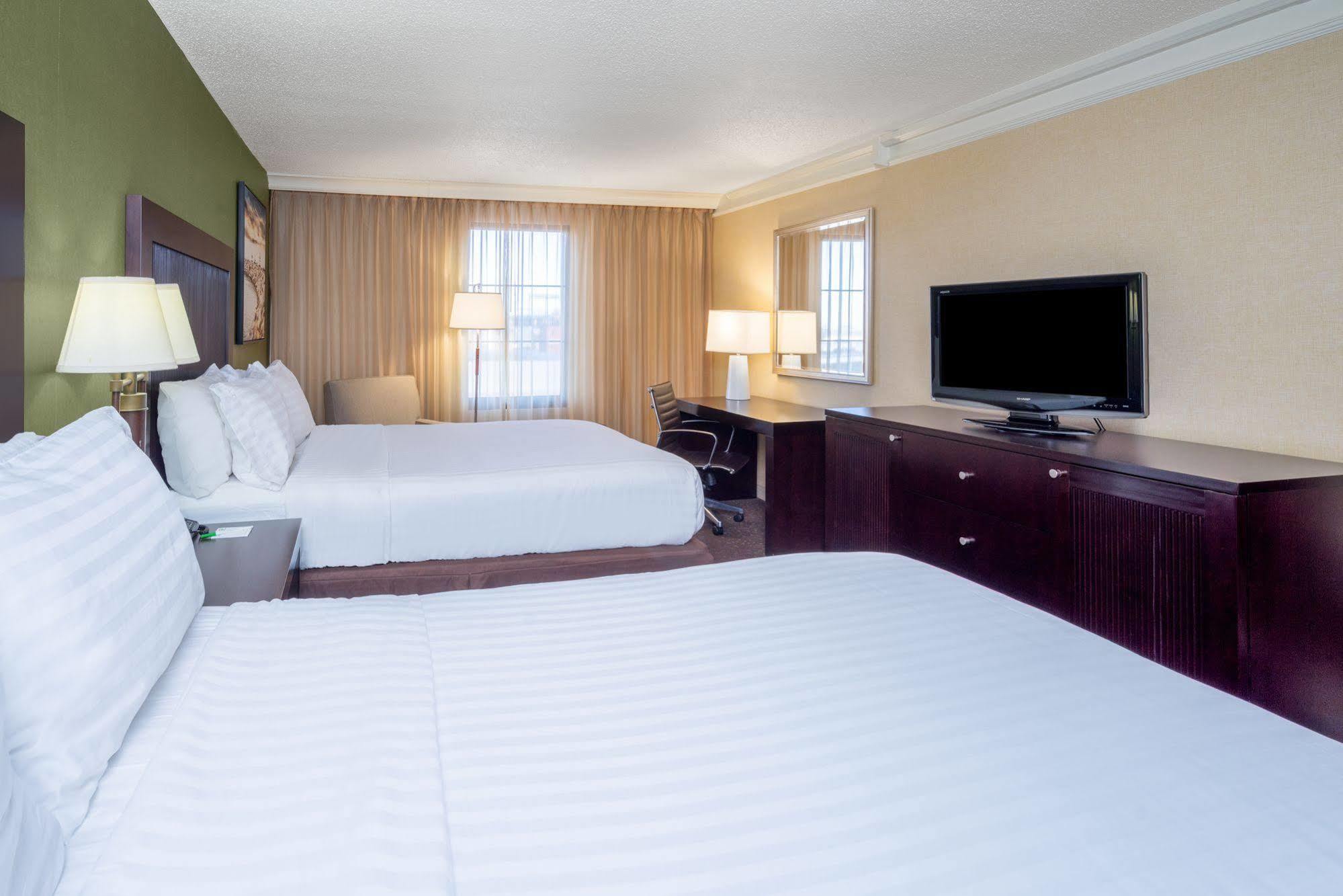 Holiday Inn Baltimore-Inner Harbor Экстерьер фото