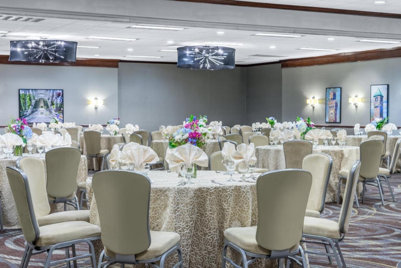 Holiday Inn Baltimore-Inner Harbor Экстерьер фото