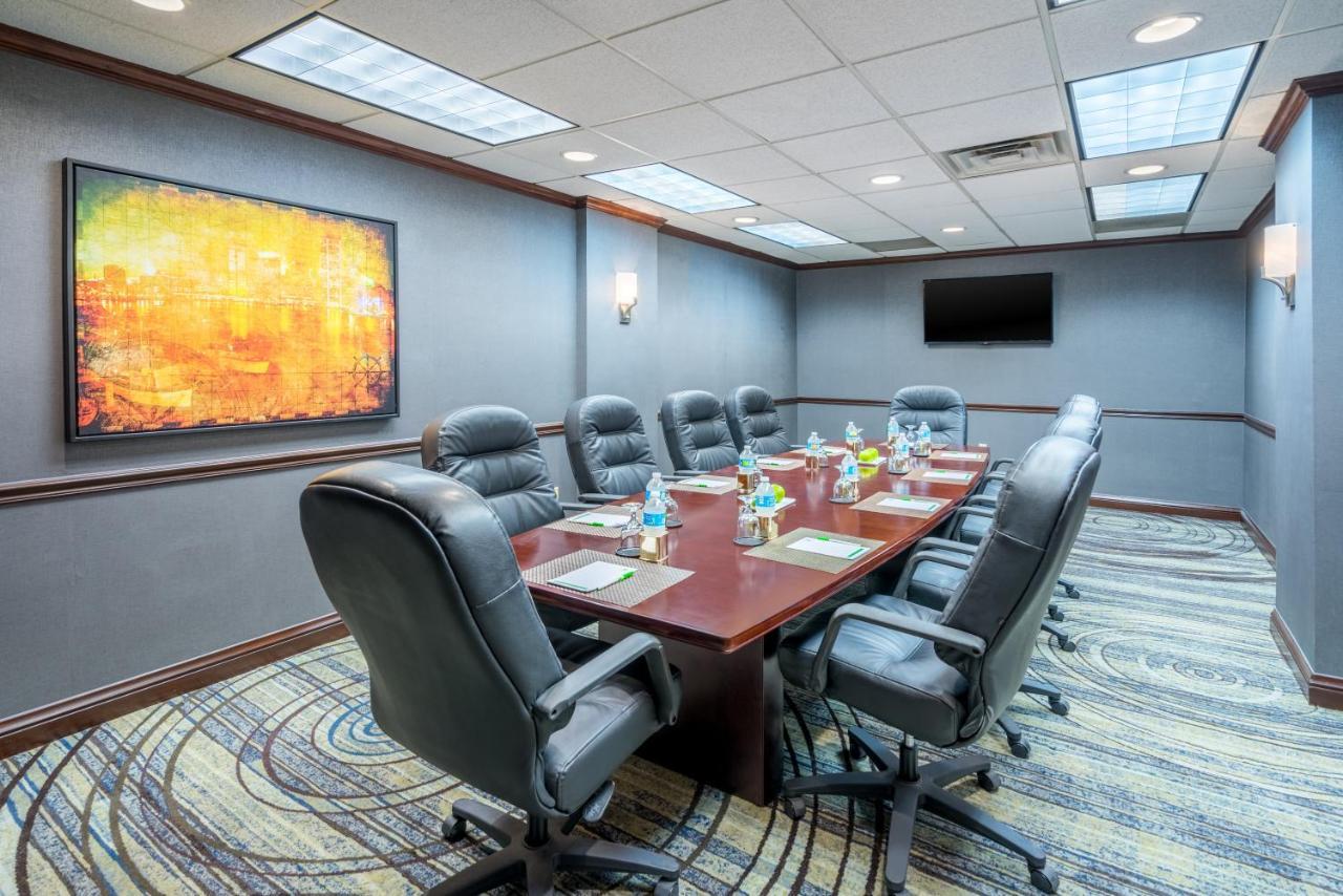 Holiday Inn Baltimore-Inner Harbor Экстерьер фото
