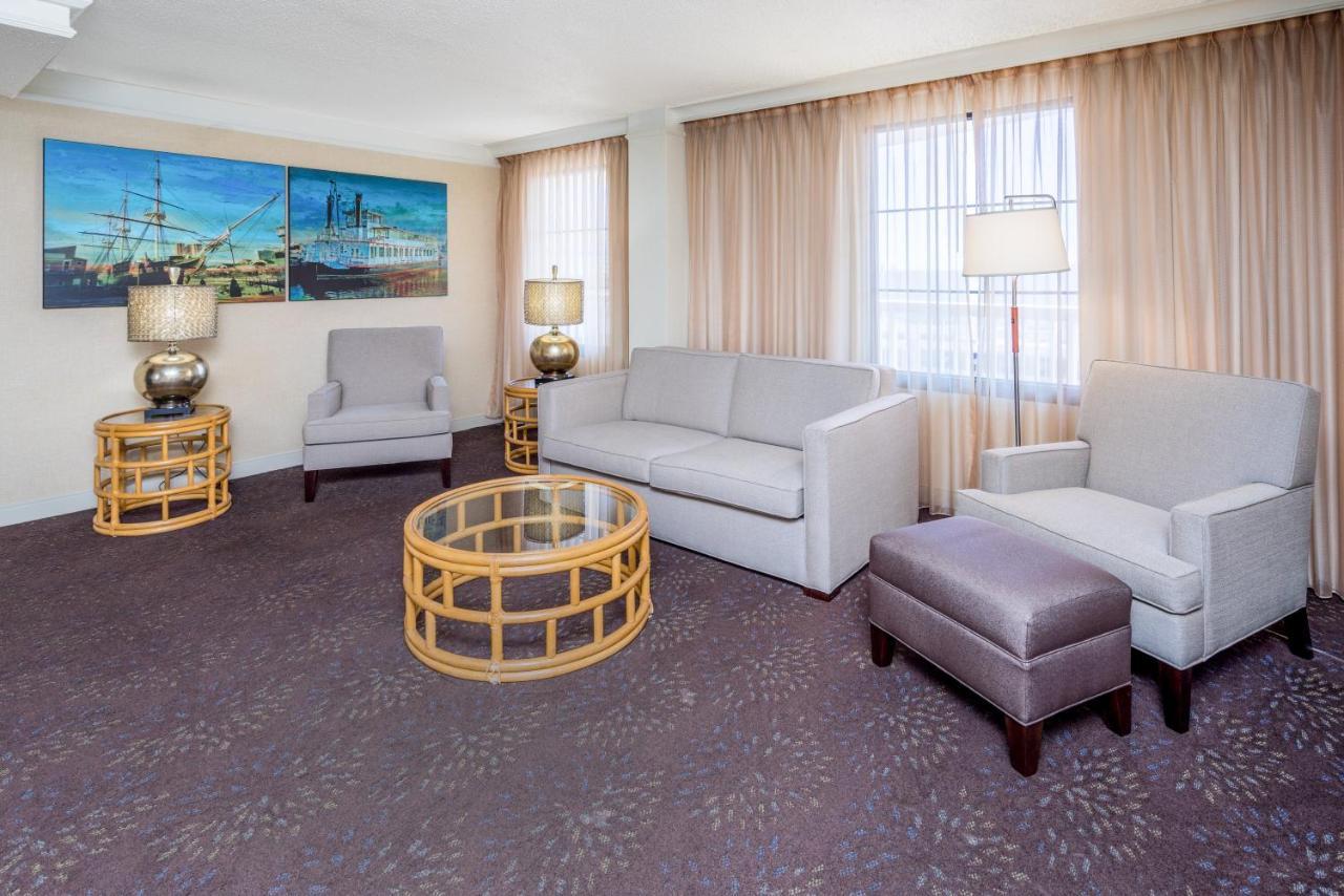 Holiday Inn Baltimore-Inner Harbor Экстерьер фото
