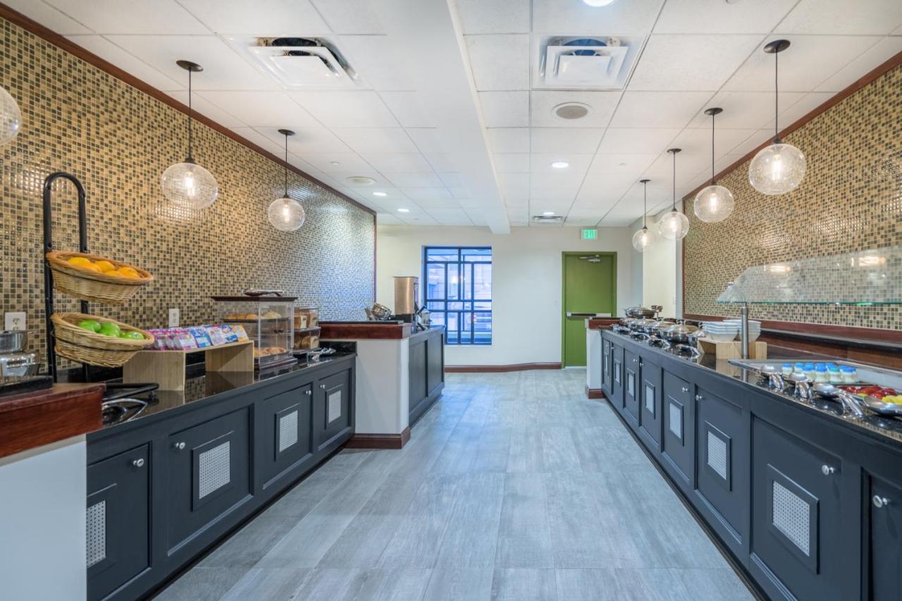 Holiday Inn Baltimore-Inner Harbor Экстерьер фото